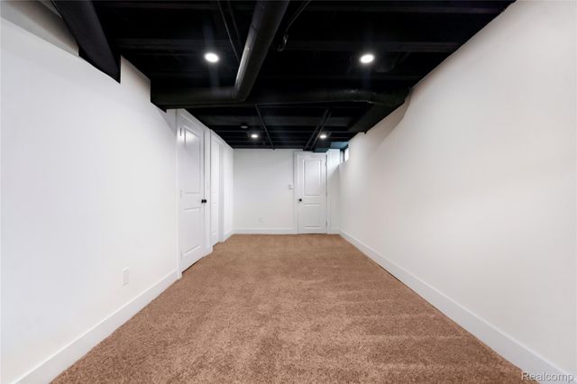 24220 Cloverlawn Street, Oak Park, MI 48237