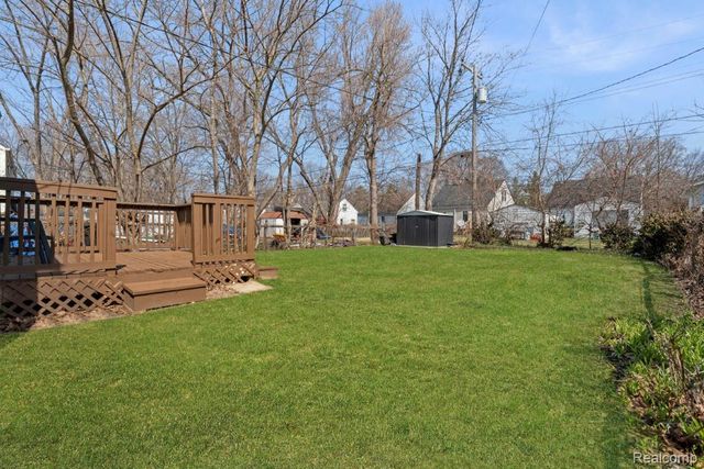 24220 Cloverlawn Street, Oak Park, MI 48237