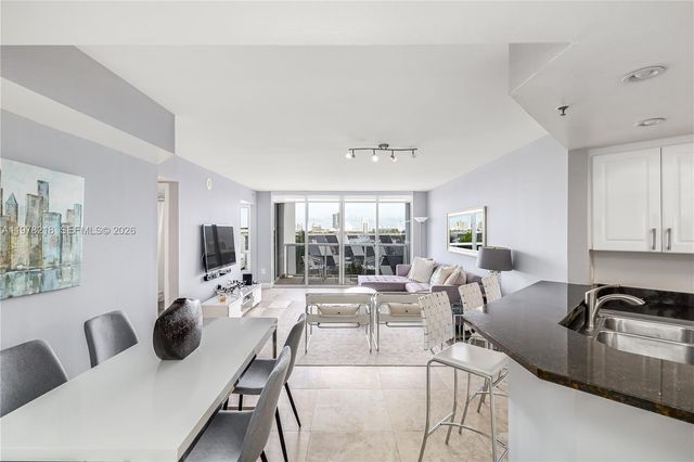 1800 Sunset Harbour Dr 715, Miami Beach, FL 33139