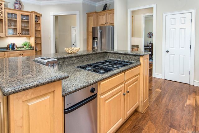 61 QUERCUS CIRCLE, Little Rock, AR 72223