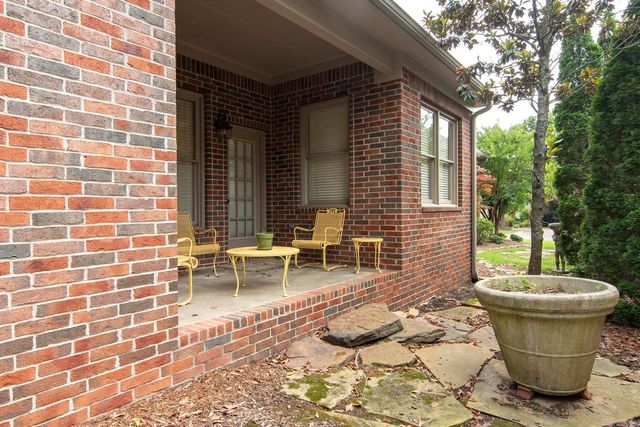 61 QUERCUS CIRCLE, Little Rock, AR 72223