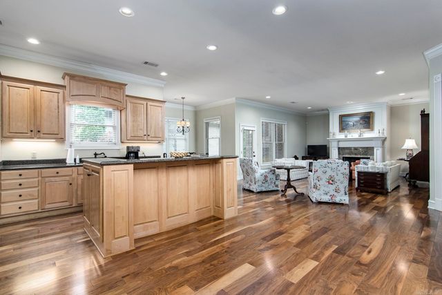 61 QUERCUS CIRCLE, Little Rock, AR 72223