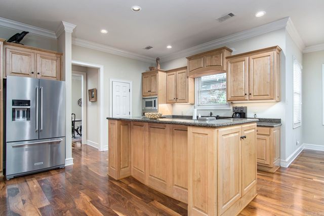 61 QUERCUS CIRCLE, Little Rock, AR 72223