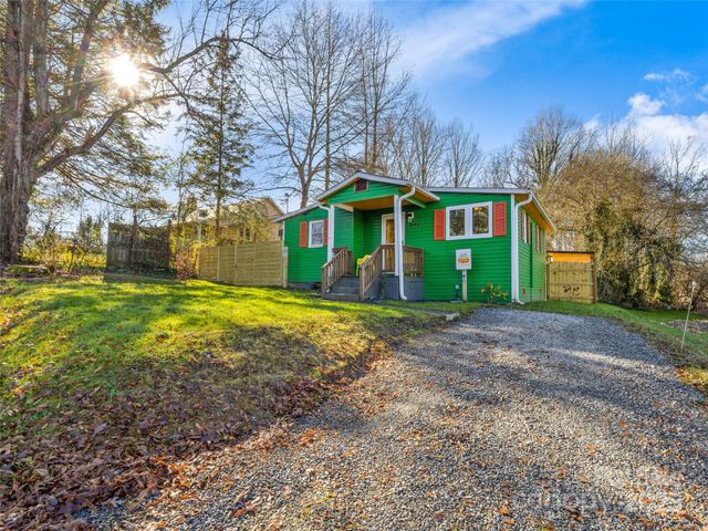 221 Oakdale Street, Brevard, NC 28712
