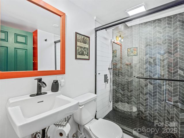 221 Oakdale Street, Brevard, NC 28712