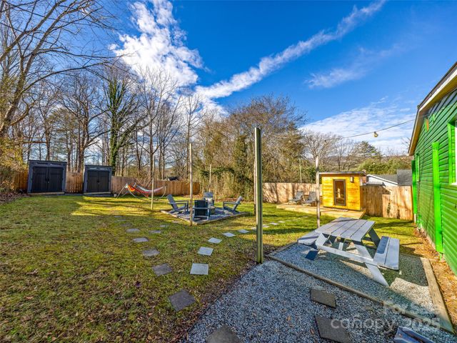221 Oakdale Street, Brevard, NC 28712