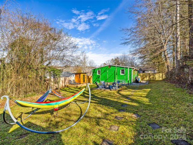 221 Oakdale Street, Brevard, NC 28712