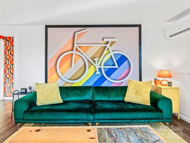 221 Oakdale Street, Brevard, NC 28712