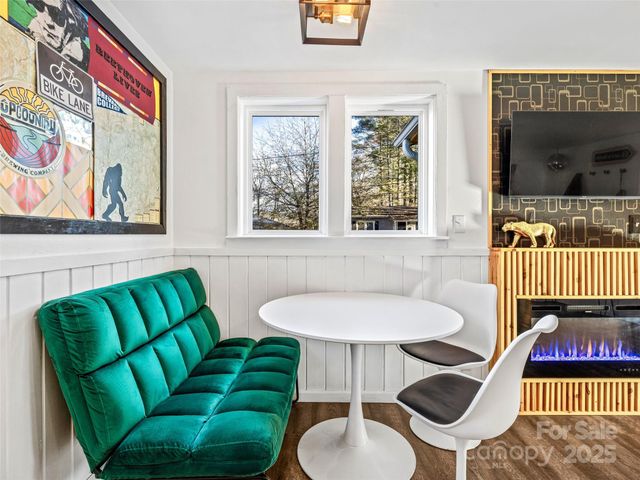 221 Oakdale Street, Brevard, NC 28712