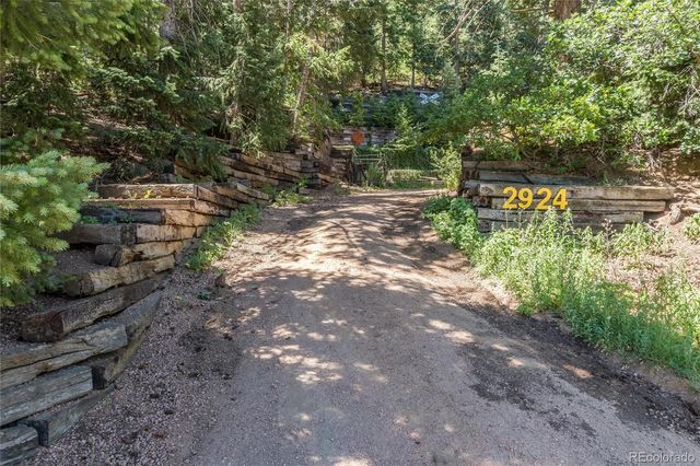 2924 Valley Park Drive, Larkspur, CO 80118