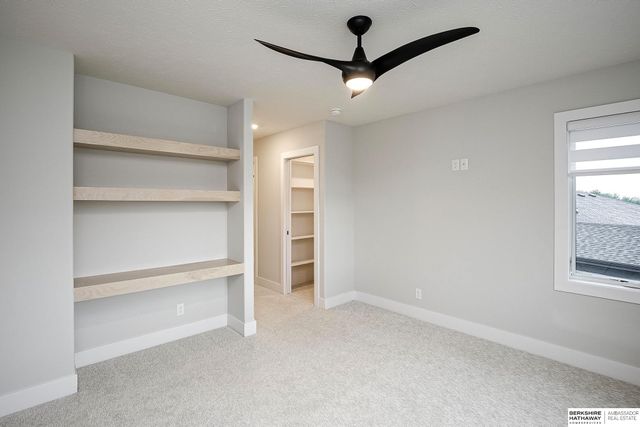 20545 Hartman Avenue, Elkhorn, NE 68022