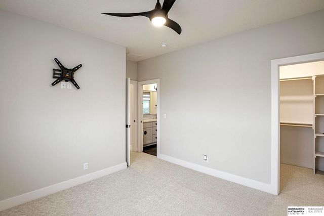 20545 Hartman Avenue, Elkhorn, NE 68022