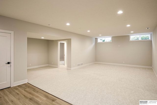 20545 Hartman Avenue, Elkhorn, NE 68022