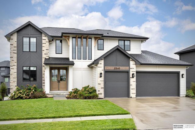 20545 Hartman Avenue, Elkhorn, NE 68022