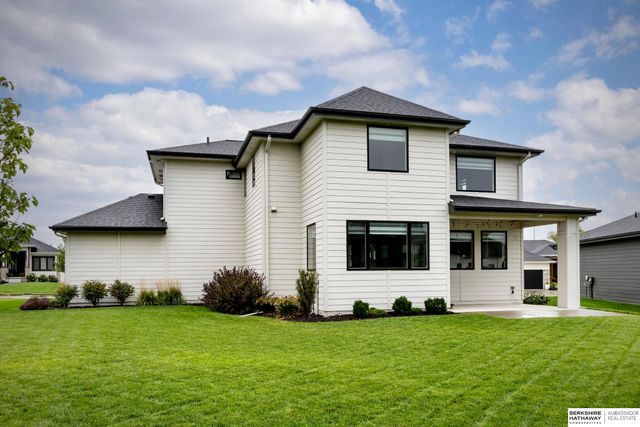 20545 Hartman Avenue, Elkhorn, NE 68022