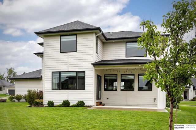 20545 Hartman Avenue, Elkhorn, NE 68022