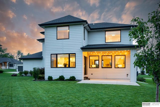 20545 Hartman Avenue, Elkhorn, NE 68022