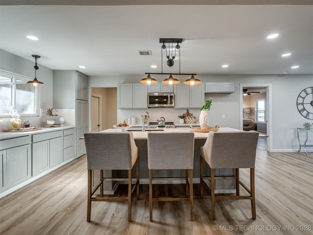 35597 E 140th Street, Coweta, OK 74429