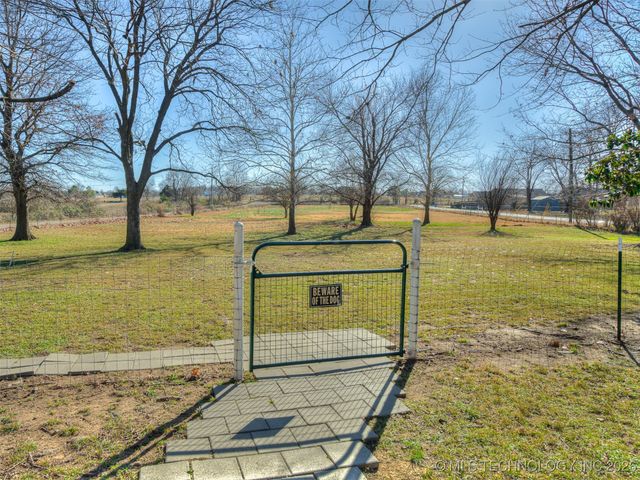 35597 E 140th Street, Coweta, OK 74429