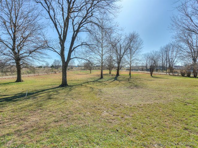 35597 E 140th Street, Coweta, OK 74429