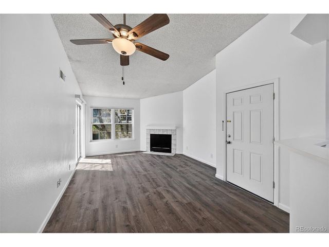 5705 W Atlantic Pl 302, Lakewood, CO 80227