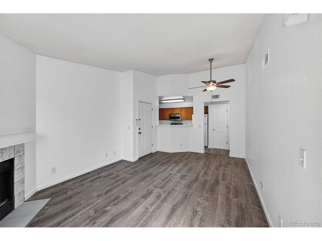 5705 W Atlantic Pl 302, Lakewood, CO 80227