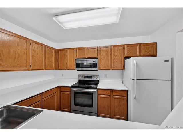 5705 W Atlantic Pl 302, Lakewood, CO 80227