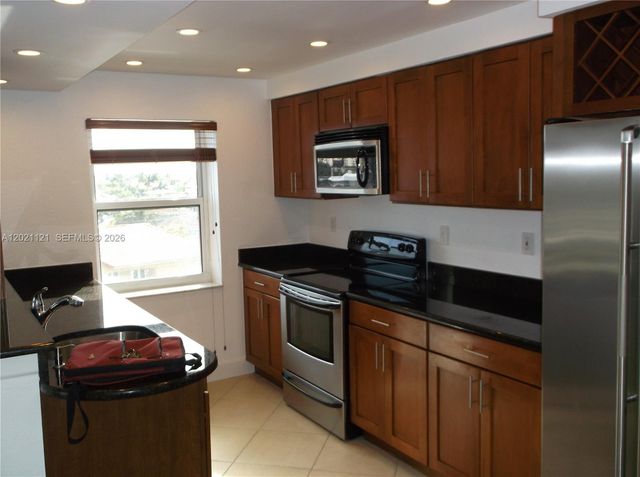 2900 NE 30th St H6, Fort Lauderdale, FL 33306