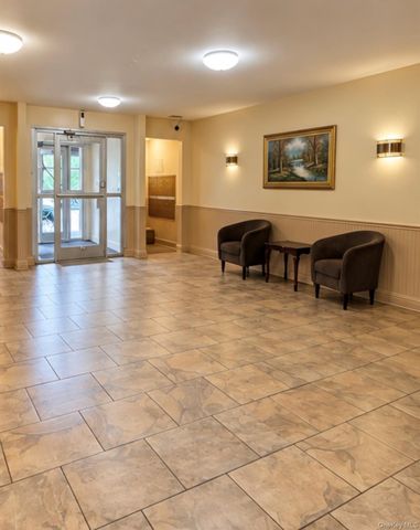 245 Bronx River Road 8C, Yonkers, NY 10704