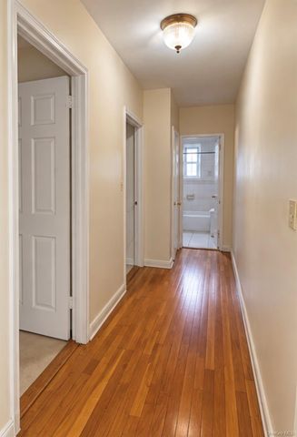 245 Bronx River Road 8C, Yonkers, NY 10704
