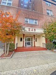 245 Bronx River Road 8C, Yonkers, NY 10704