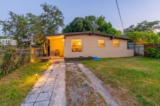 2910 NW 47th St, Miami, FL 33142