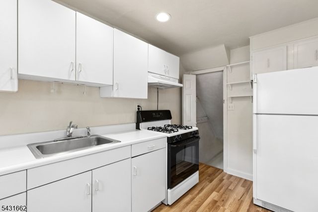 108 Gallows Hill Rd, Cranford Twp., NJ 07016