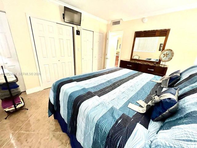 3801 S Ocean Drive 2C, Hollywood, FL 33019