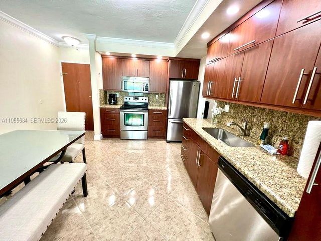 3801 S Ocean Drive 2C, Hollywood, FL 33019