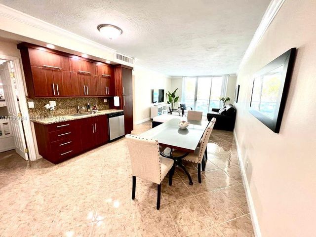 3801 S Ocean Drive 2C, Hollywood, FL 33019