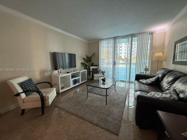 3801 S Ocean Drive 2C, Hollywood, FL 33019