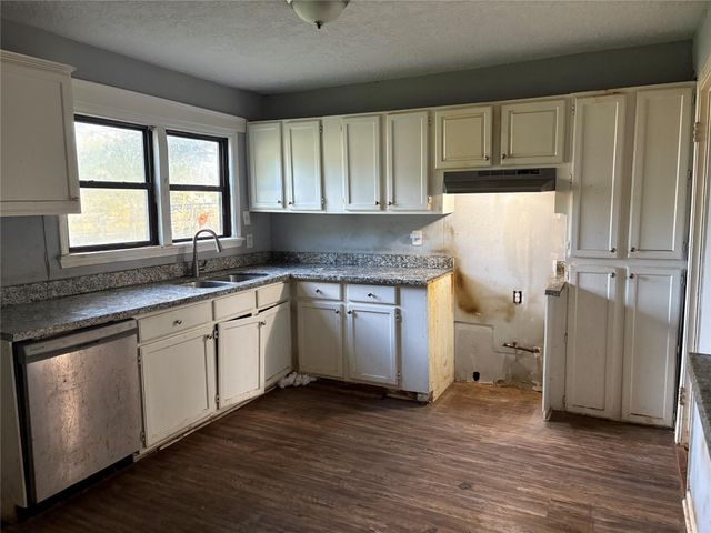 5225 Longmeadow Street, Houston, TX 77033