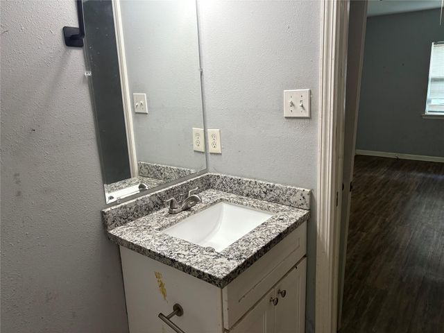 5225 Longmeadow Street, Houston, TX 77033