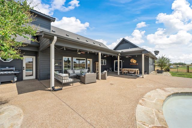 2045 Iron Bridge Road, Lorena, TX 76655