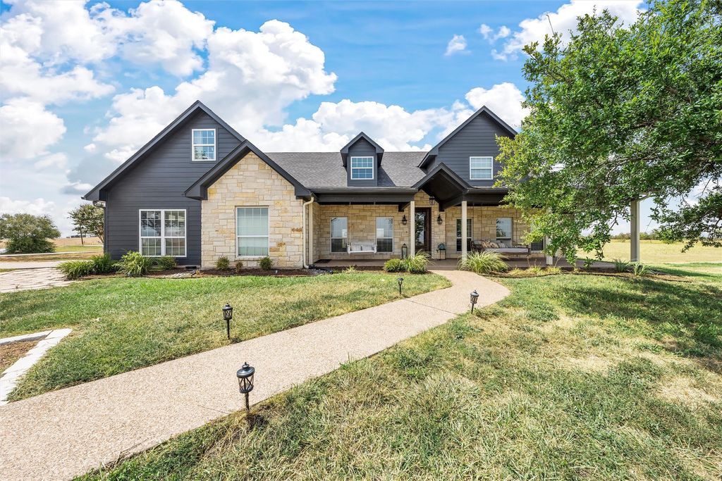 2045 Iron Bridge Road, Lorena, TX 76655