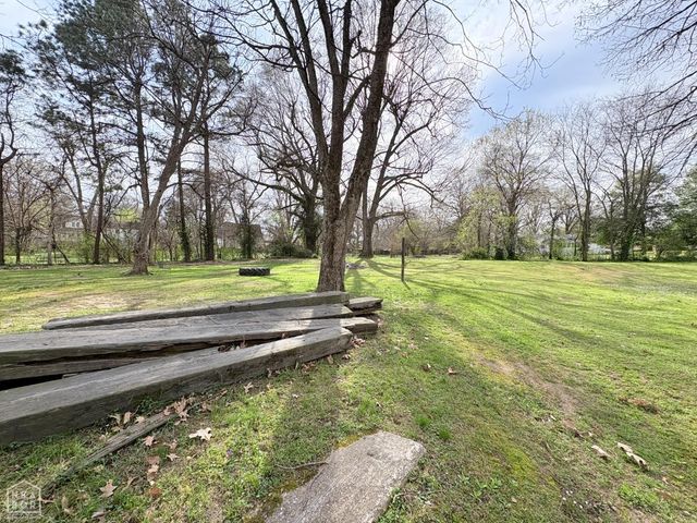 616 N 2nd Avenue, Piggott, AR 72454