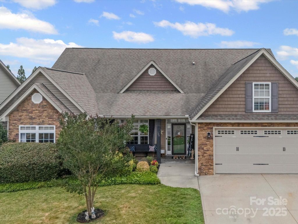 109 Dewfield Lane, Boiling Springs, SC 29316