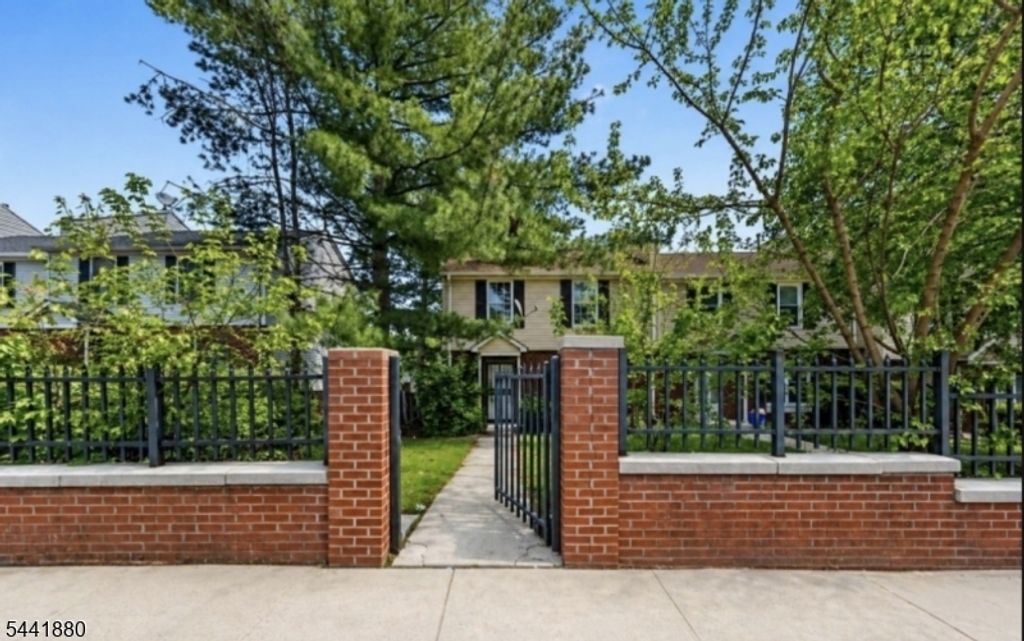 550 Bergen St, Newark City, NJ 07108