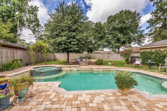 14115 Paradise Valley Drive, Houston, TX 77069