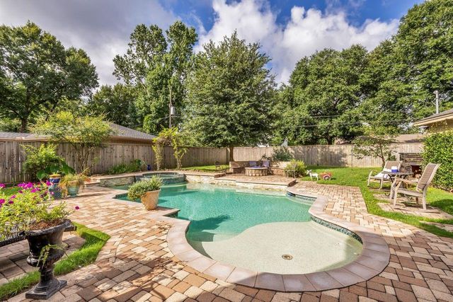 14115 Paradise Valley Drive, Houston, TX 77069