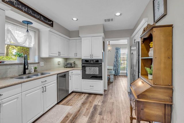 14115 Paradise Valley Drive, Houston, TX 77069