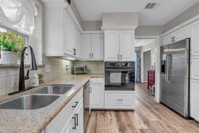 14115 Paradise Valley Drive, Houston, TX 77069