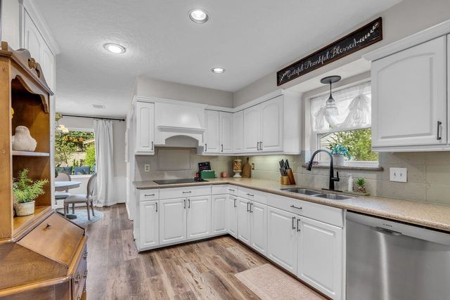 14115 Paradise Valley Drive, Houston, TX 77069