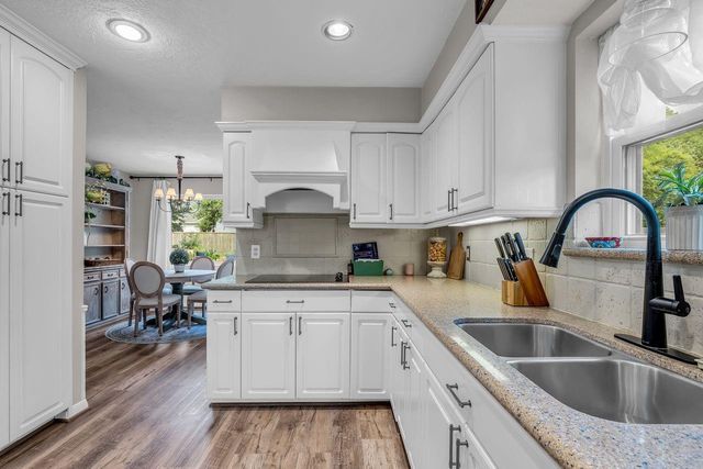 14115 Paradise Valley Drive, Houston, TX 77069